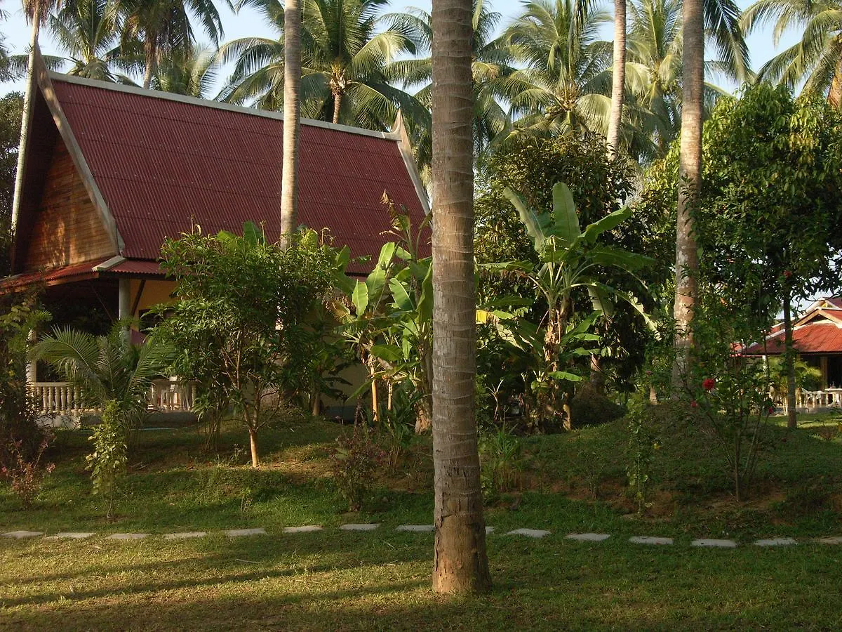 Lake View Bungalows 카오락
